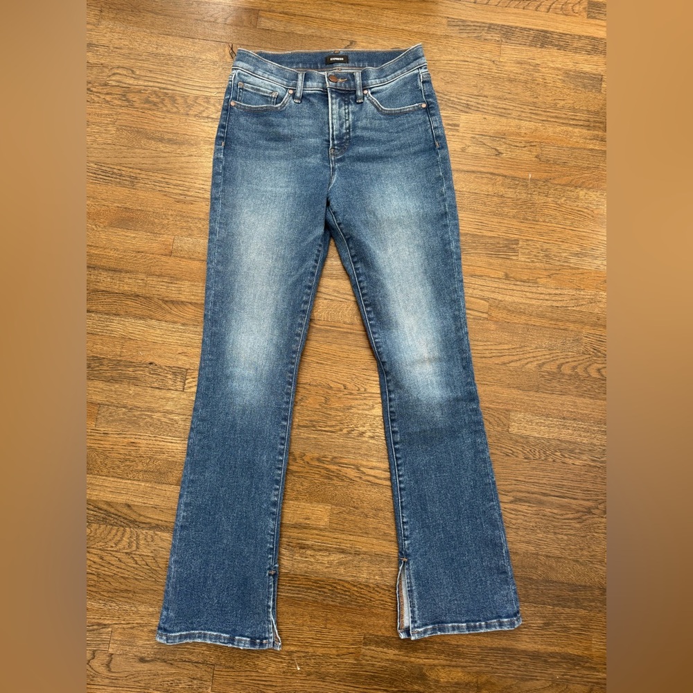 Express Skyscraper Mid Rise Bootcut Jean Size 4 Short